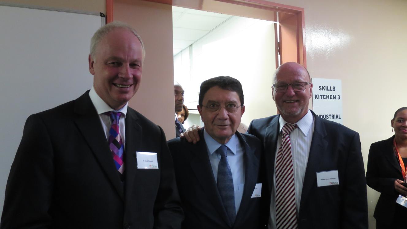 Minister of Tourism, Derek Hanekom (right), pictured with Taleb D Rifai (middle) and David Scowsill (left).