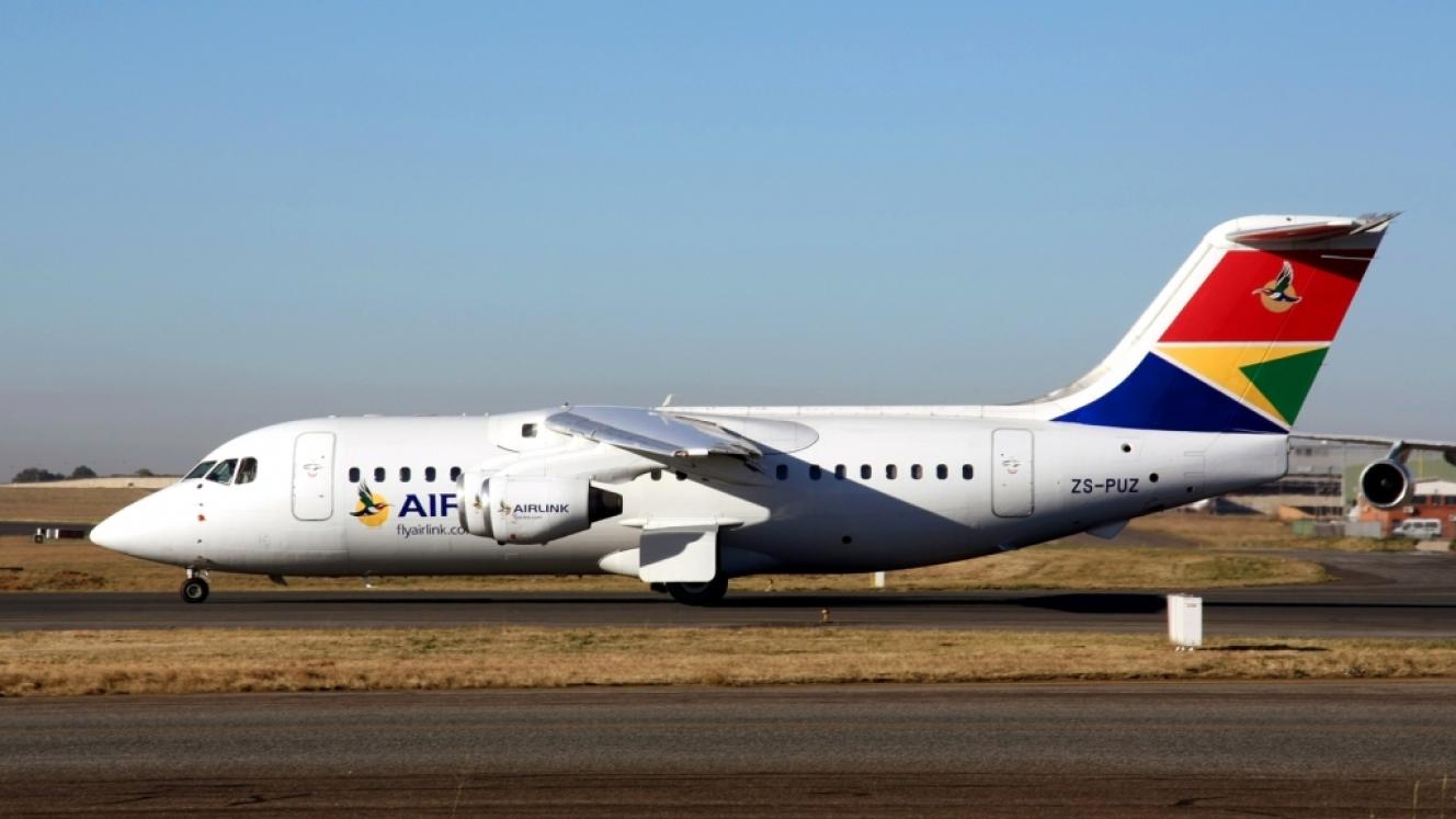 The finance deal for Airlink to introduce city-to-game lodge flights.