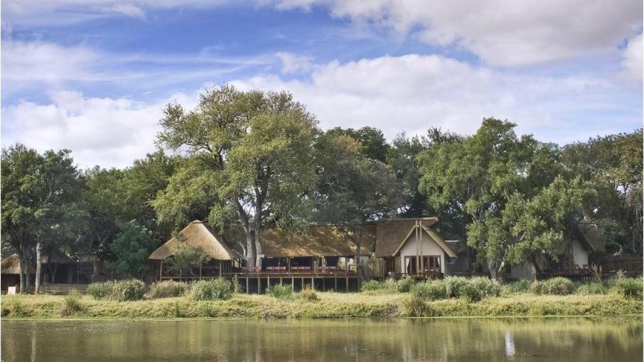 Simbavati River Lodge is situated in the Timbavati Game Reserve.