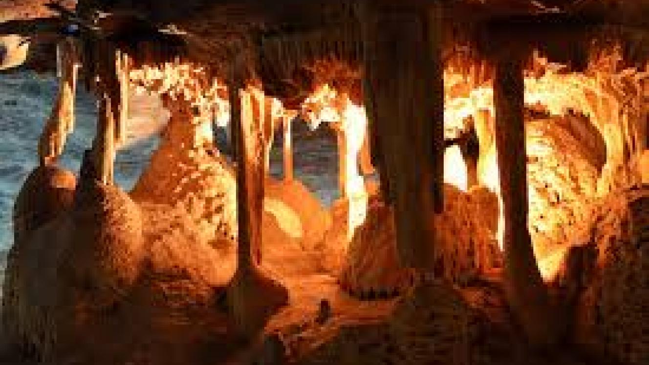 The Cango Caves have narrowly escaped closure as a result of alleged financial mismanagement by the Oudtshoorn Municipality.