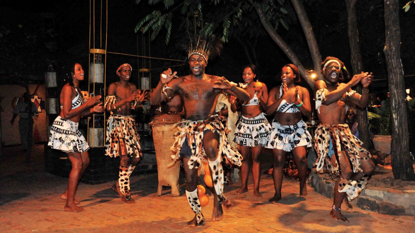 Photo by Africa Albida