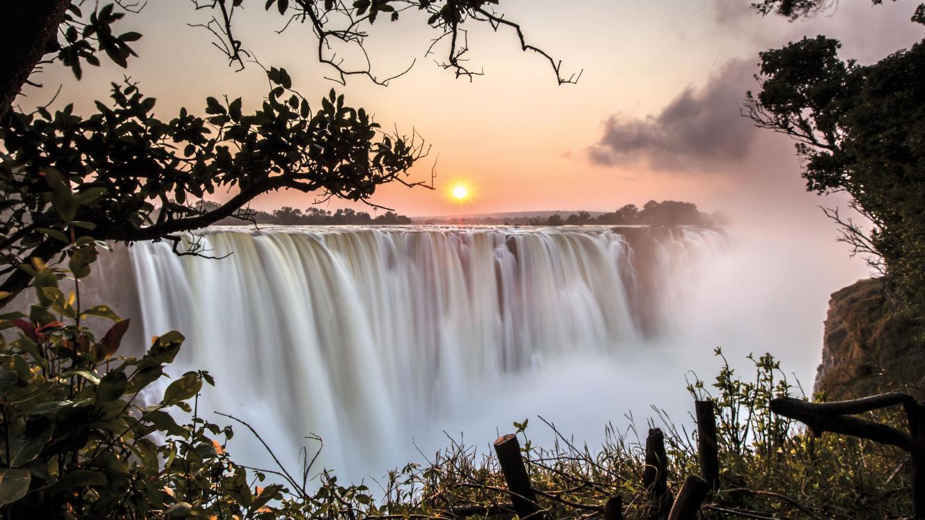 Guests on Thompsons Africa’s Magic of the African Continent tour will enjoy a private morning tour of the Victoria Falls.
