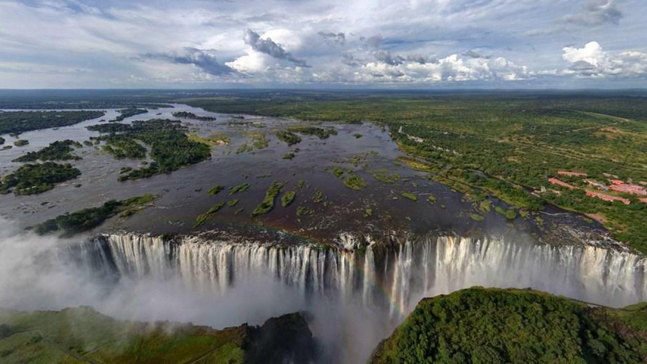 Tourist arrivals to Victoria Falls have dropped 20%, but operators are confident 2016 will see an increase.