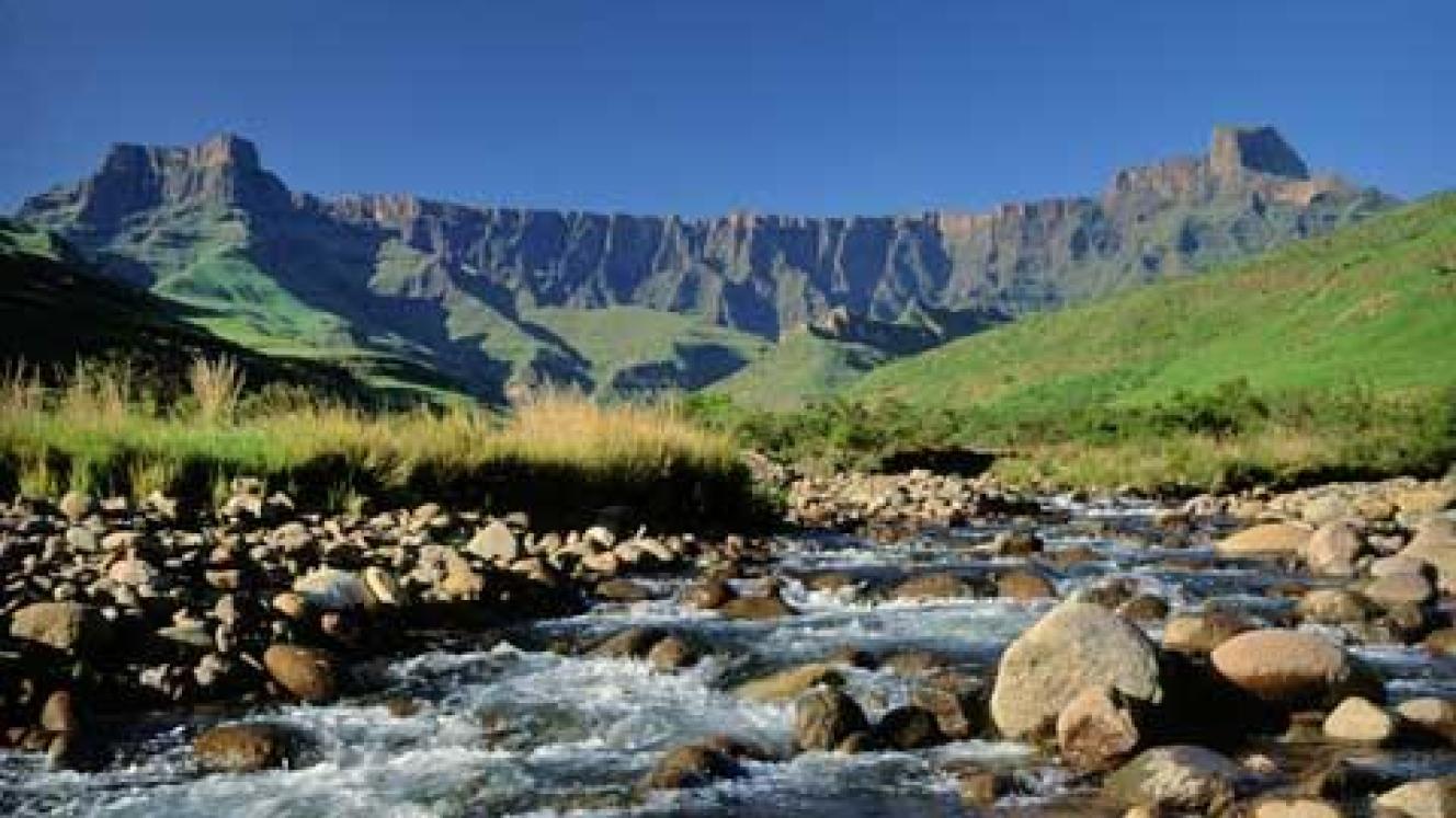 A decision to close the Drakensberg Amphitheatre region has been suspended.
