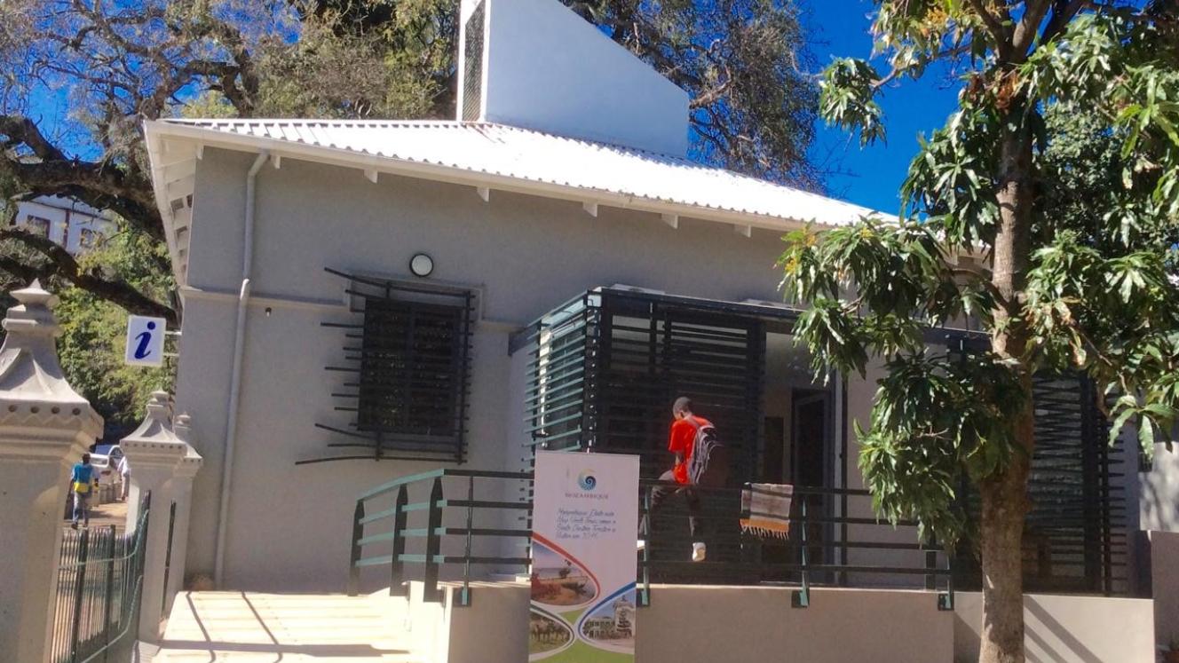 A new visitor centre has opened on the site of Tunduro Botanical Gardens in the central Baixa area of Maputo.