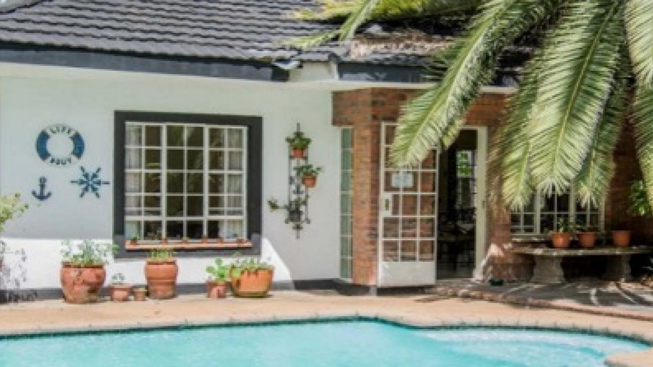 Leslie Lodge in Malawi offers 12 rooms, 10 of which are self-catering units.