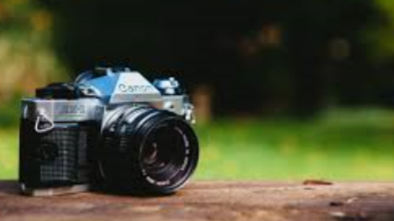 Tourists travelling from the UK and US will not be allowed to carry a camera in their carry-on luggage on board certain airlines. 