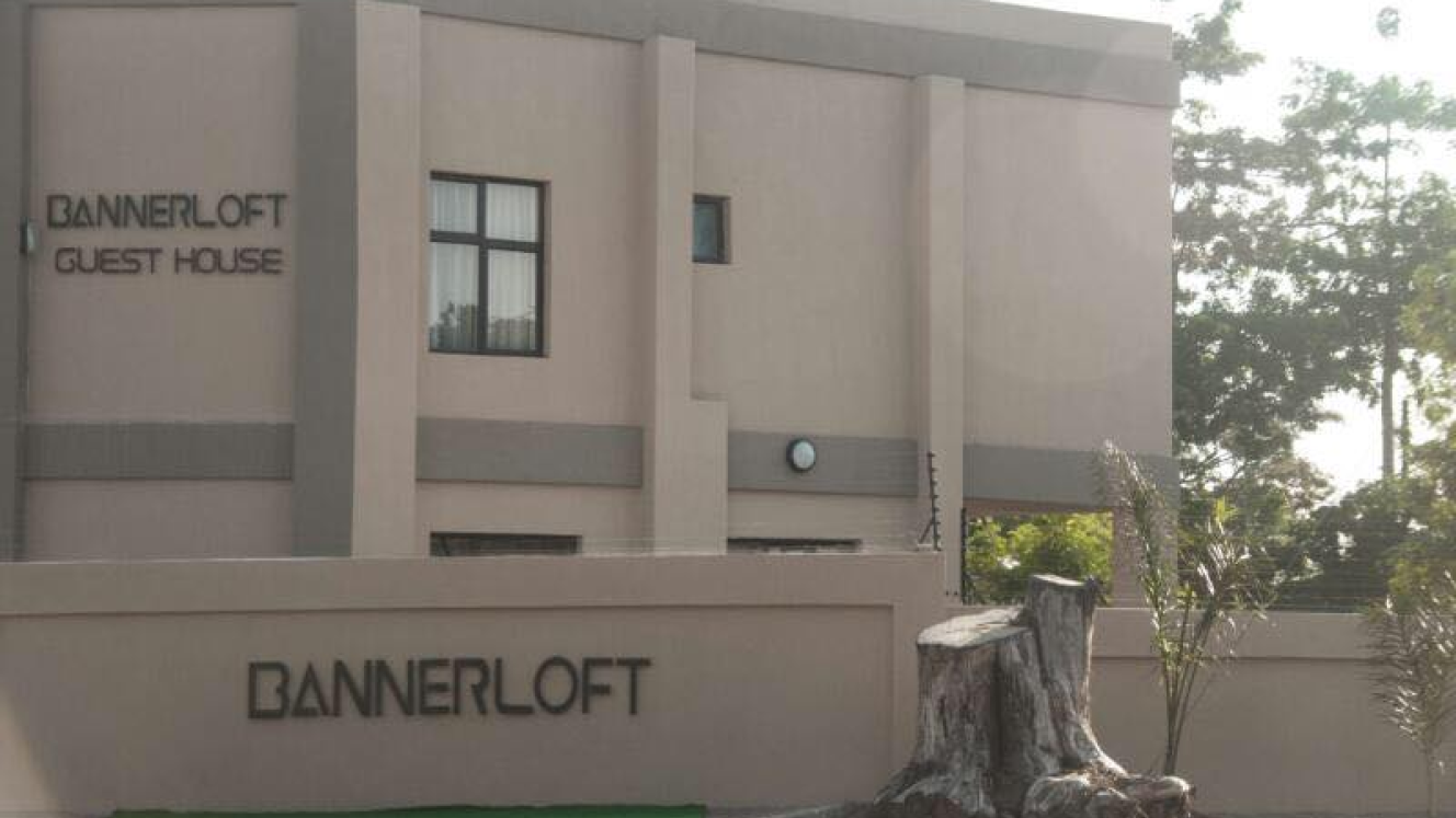 Bannerloft Guest House offers nine rooms, accommodating a maximum of 18 guests.