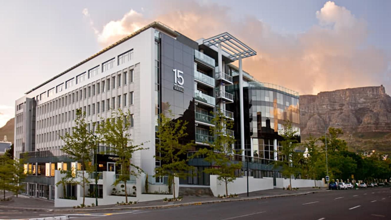 African Pride 15 on Orange Hotel accommodates all film and photographic industry needs.