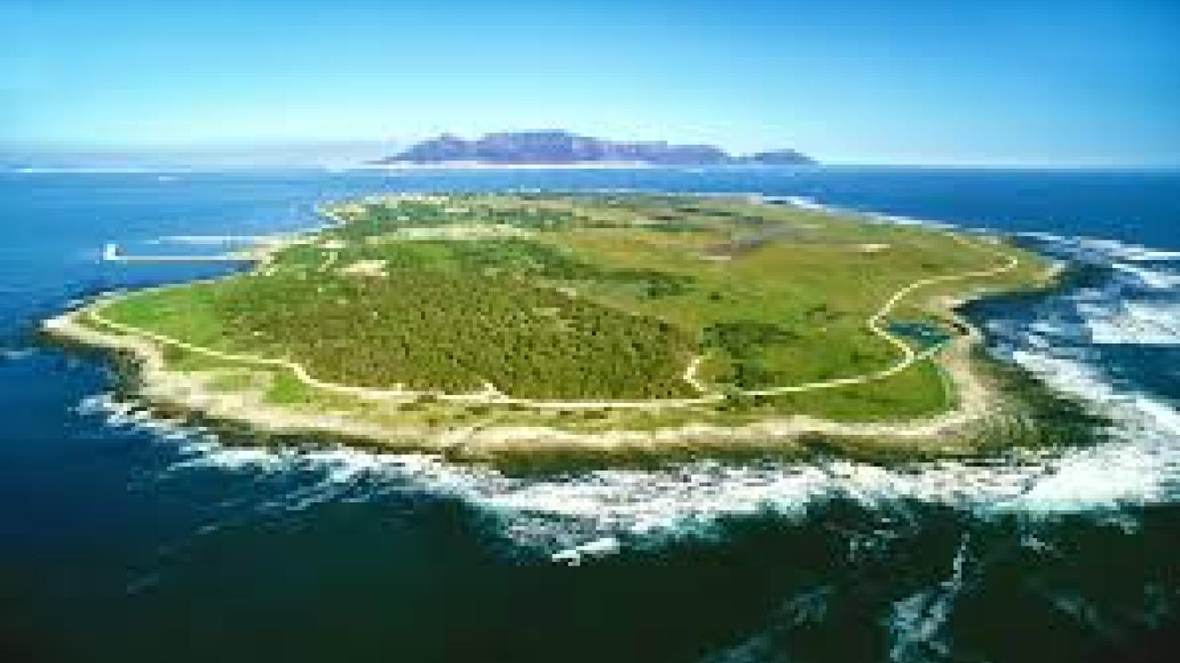 Management at Robben Island Museum responds to concerns over its ability to handle high volumes of tourists over the peak season.