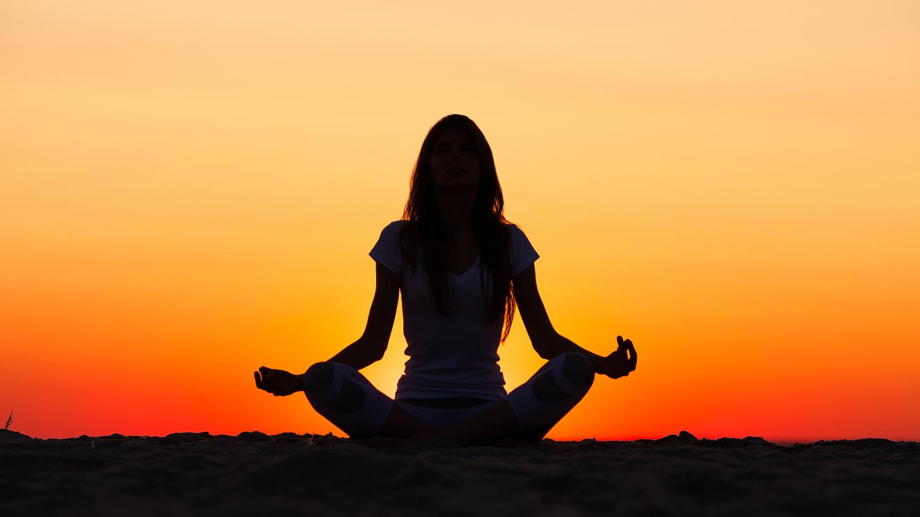 Kanga Yoga is an energetic, alignment‐based, flow yoga practice using music, gravity and the breath.