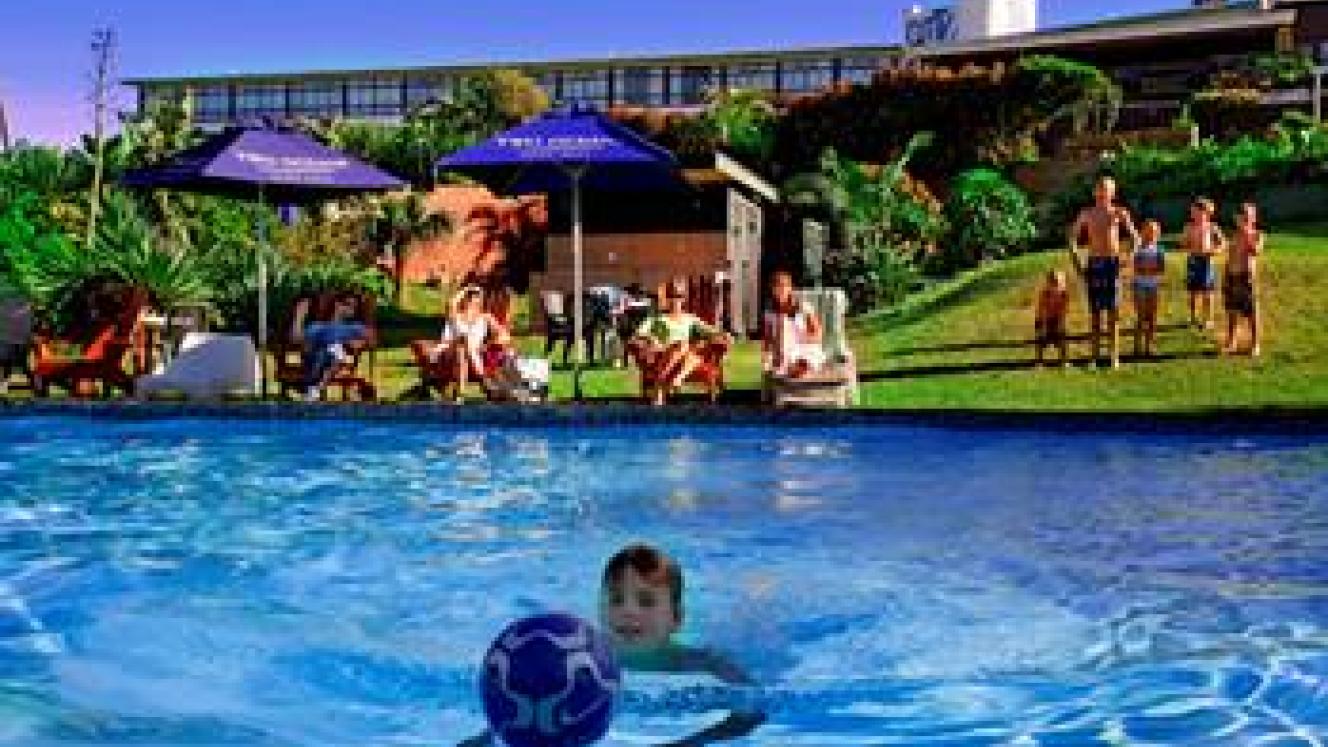 The Cutty Sark Hotel will undergo a major renovation to become a four-star hotel.