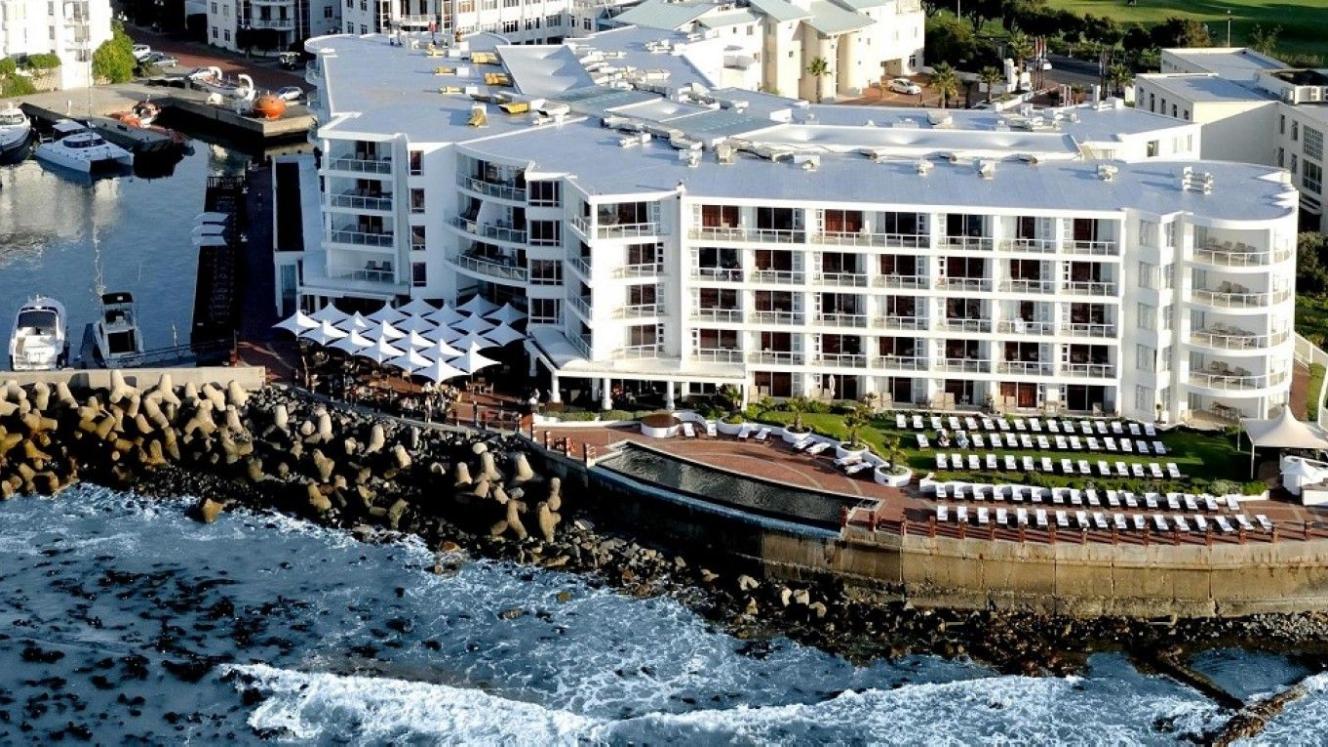 Radisson Blu Hotel Waterfront will refurbish its restaurant and terrace.