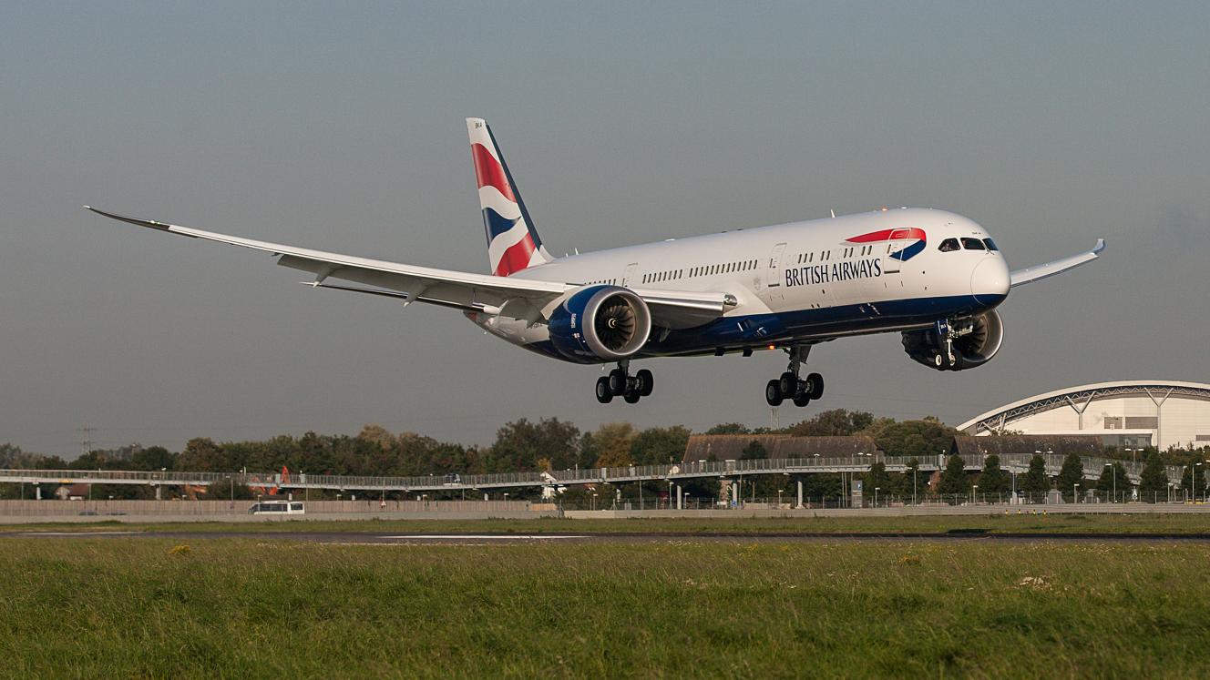 British Airways 787-9 Dreamliner lands in Mauritius.