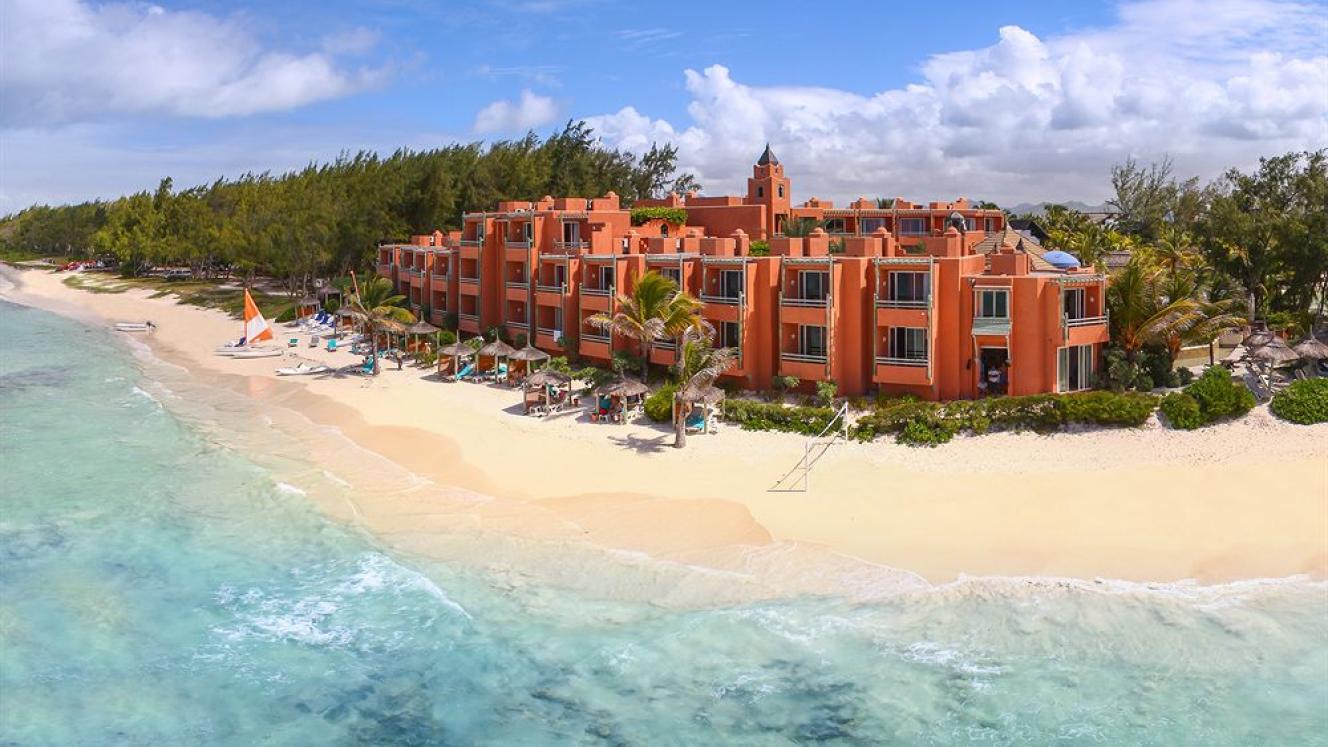 LUX* takes over management of La Palmeraie in Mauritius.