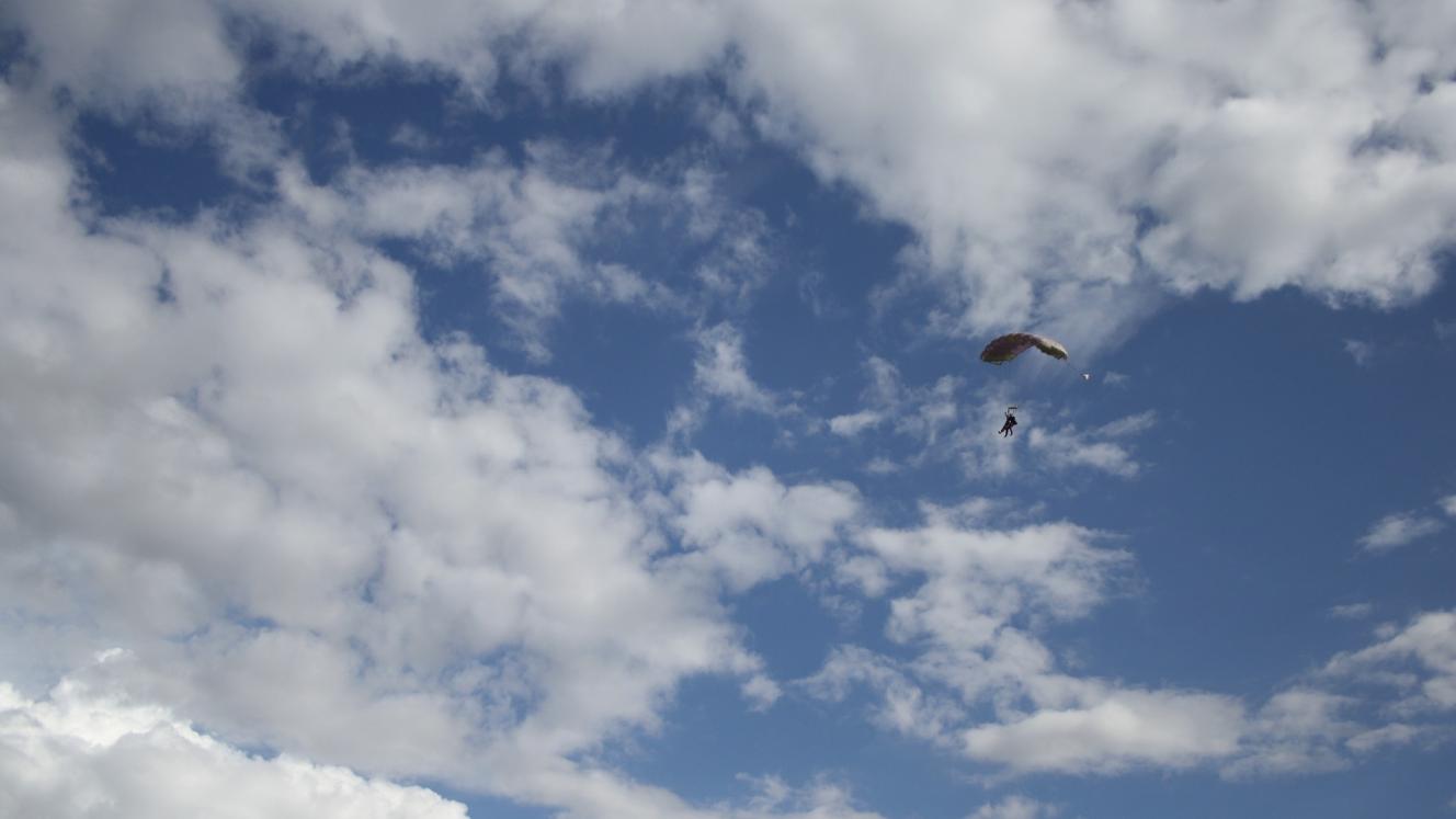 The Skydive Tandem Company launches in Zimbabwe, with charter services starting soon.