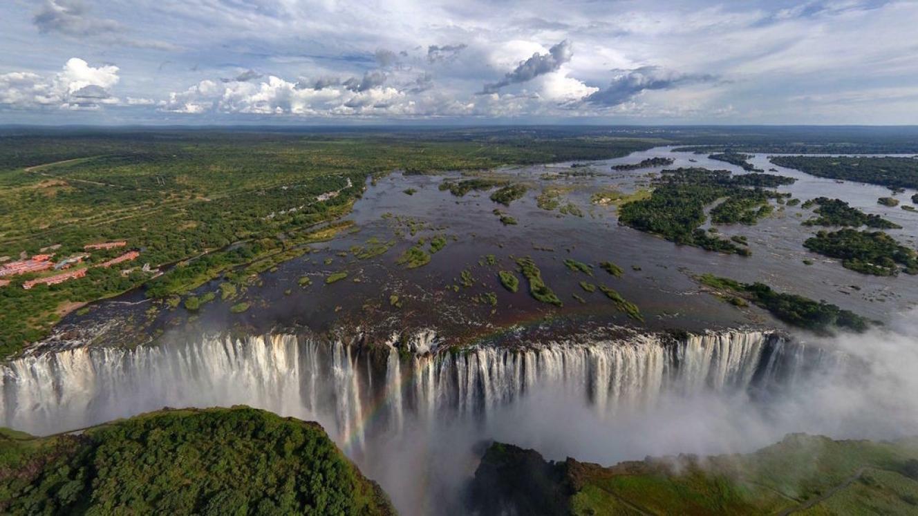 UAE investors eye Vic Falls for the possible development of a grand prix circuit, medical facility and hotel.
