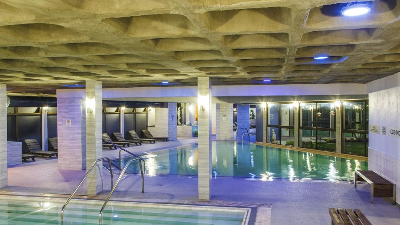 Relax in a hot spring Hydro in Badplaas.