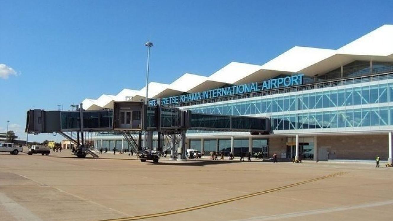 Four major airports offer free Wi-Fi to passengers.