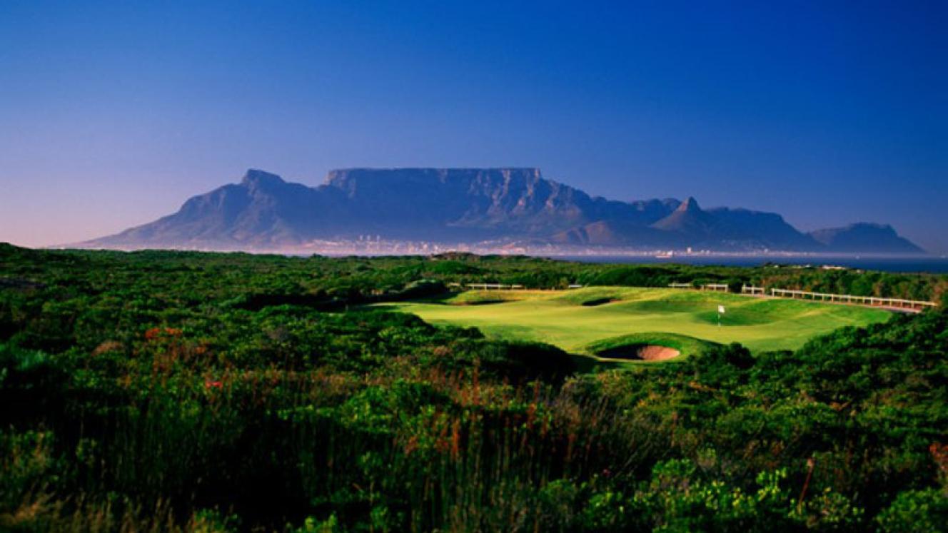 Atlantic Beach Country Club, Cape Town, offers golfers wonderful views.
