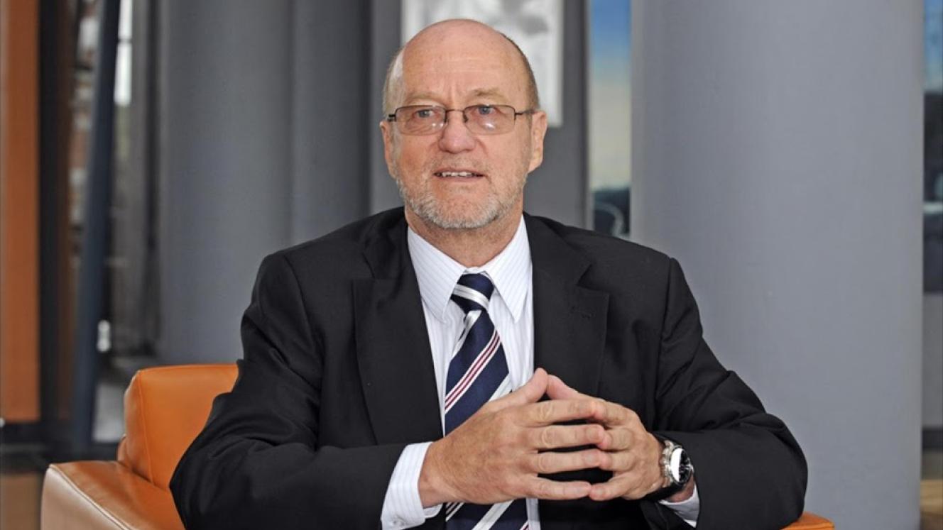 Minister Hanekom tackles key issues facing SA’s tourism industry. 