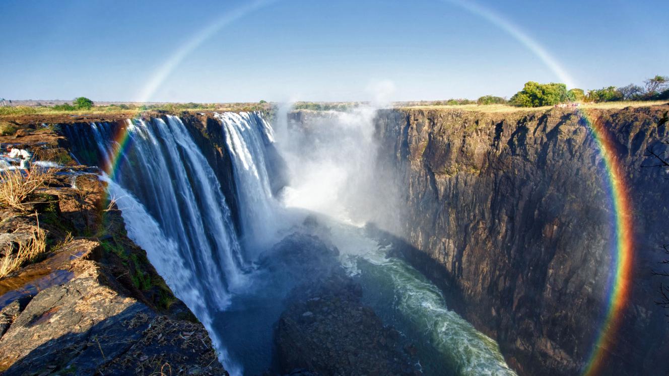 Greater Zimbabwe safe for tourists; avoid Harare CBD.