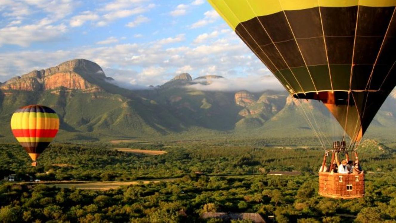 Luxury adventure, a growing interest amongst travellers not wanting to compromise on accommodation, services, cuisine and the finer touches when on safari. Credits: Hoedspruit Sunbird Lodge.