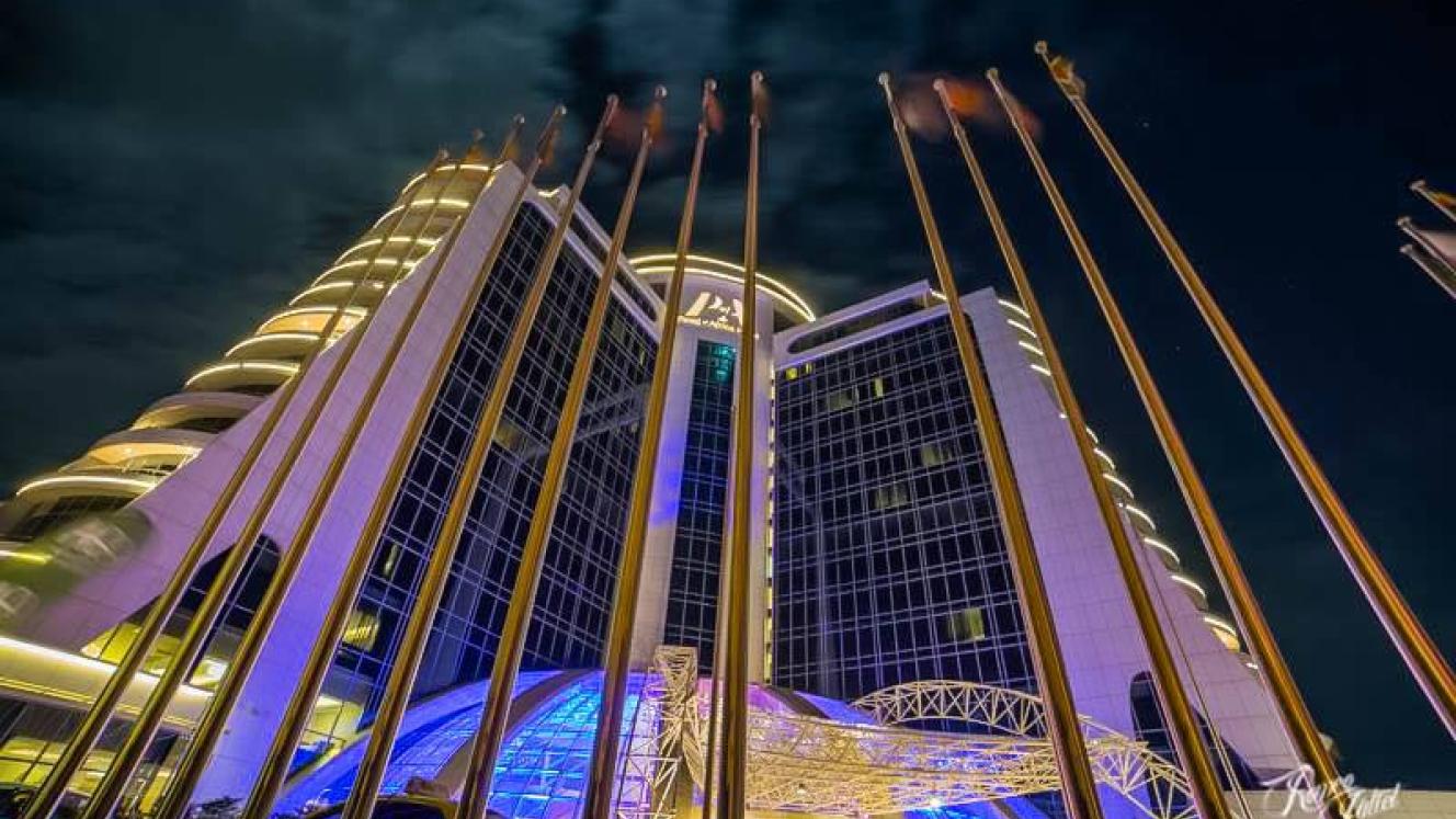 New management for Pearl of Africa.