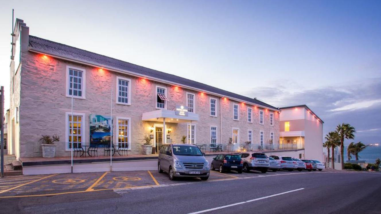 Protea Hotel by Marriott Mossel Bay recently completed a refurbishment, which saw the addition of seven new rooms. Credits: Booking.com.