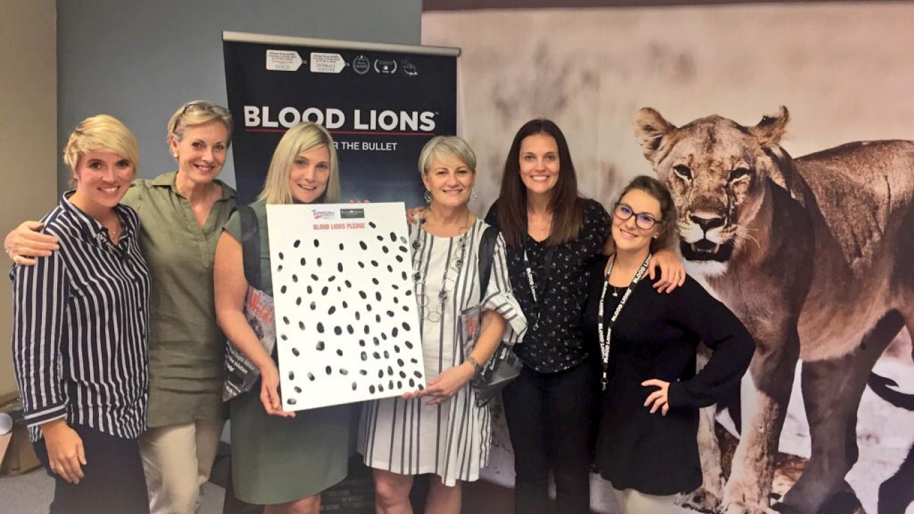 Thompsons signs pledge against exploitative wildlife interaction.