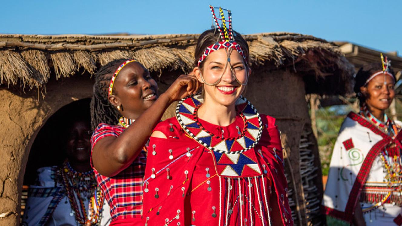 Maasai blessing and presentation of a yarmulke beaded by local women. Image credit: Angama.