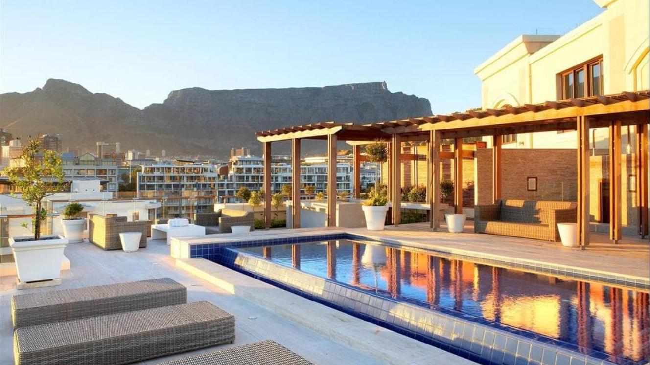 The One Above in Cape Town offers some of the most beautiful views of the mountains.