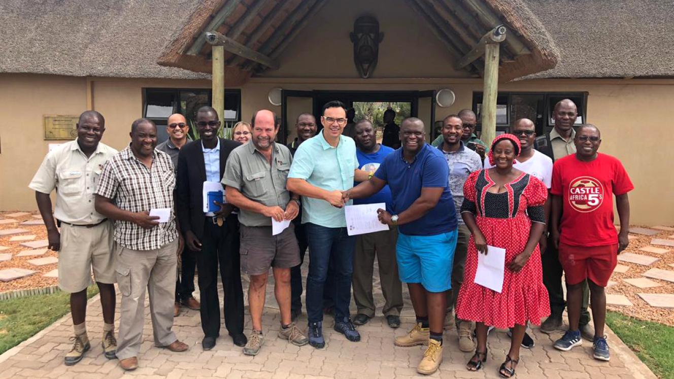 Signing over of the two lodges to Gondwana.