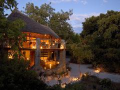 Massage therapies at Nkwichi Lodge take place in the privacy of guests’ chalets or on one of the private beaches