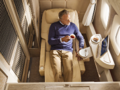 The seat reclines into a fully flat bed and can be placed in a ‘zero gravity’ position.