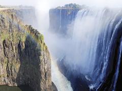 The Zimbabwean government has promised to lower taxes for foreign investors in an attempt to lure foreign direct investment.
