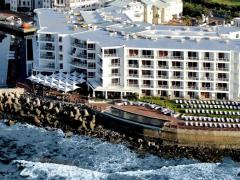 Radisson Blu Hotel Waterfront will refurbish its restaurant and terrace. 