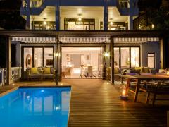 The guesthouse is located high on the slopes of Lion’s Head