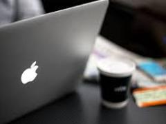 Singapore Airlines now offers free online WiFi. 