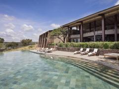 The pool at Meliá Serengeti Lodge has breathtaking views of the surrounding terrain.