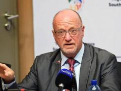 Minister of Tourism, Derek Hanekom, talks about the barriers impacting tourism to SA.  