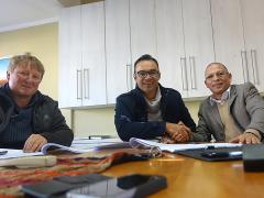 Gondwana Holdings Ltd sells 10% stake to Nam-mic Financial Services Holdings. From left: Jaco Visser and Gys Joubert (Gondwana Holdings) and Walter Don (NFSH).
