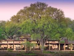 &Beyond Tengile River Lodge opens on to the Sand River in Sabi Sand Game Reserve. Credits: &Beyond Tengile River Lodge.